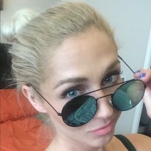 Meet your Posher, Kari